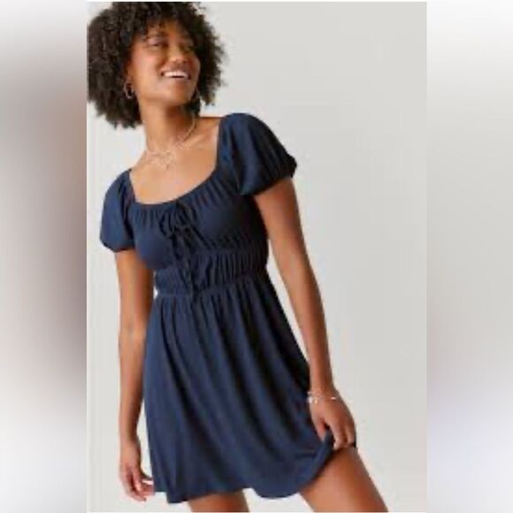 Mel + Rose NWT Francesca's Collections Navy Mini Short Sleeve Skater Dress M - Picture 1 of 10